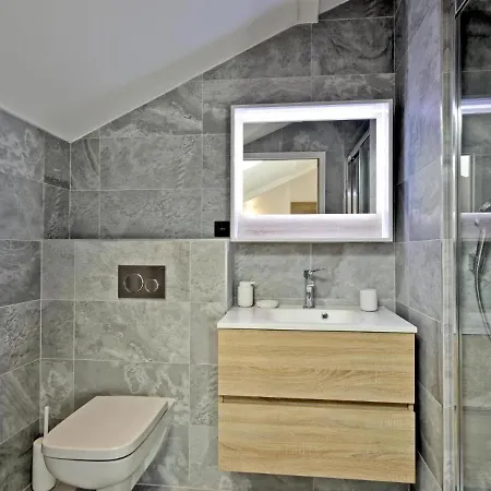 Renovated Ski-in Ski-out With 4 Bedrooms Apartment
