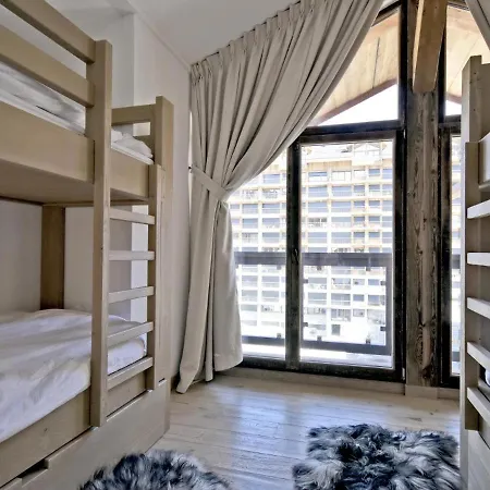 Apartment Renovated Ski-in Ski-out With 4 Bedrooms *